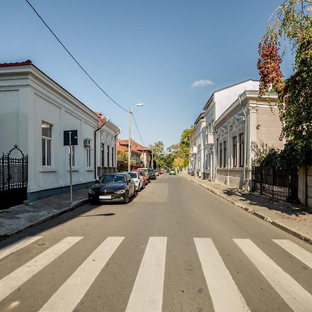 Home Away From Home - Modern & Cozy Apartments Near Vibrant Unirii Area Bucarest Exterior foto