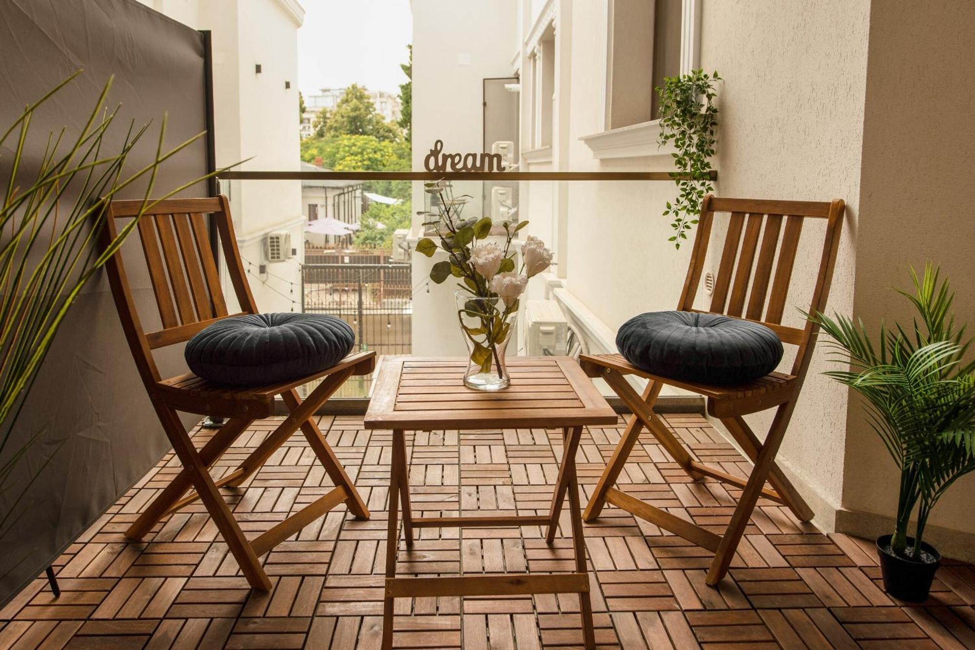 Home Away From Home - Modern & Cozy Apartments Near Vibrant Unirii Area Bucarest Habitación foto