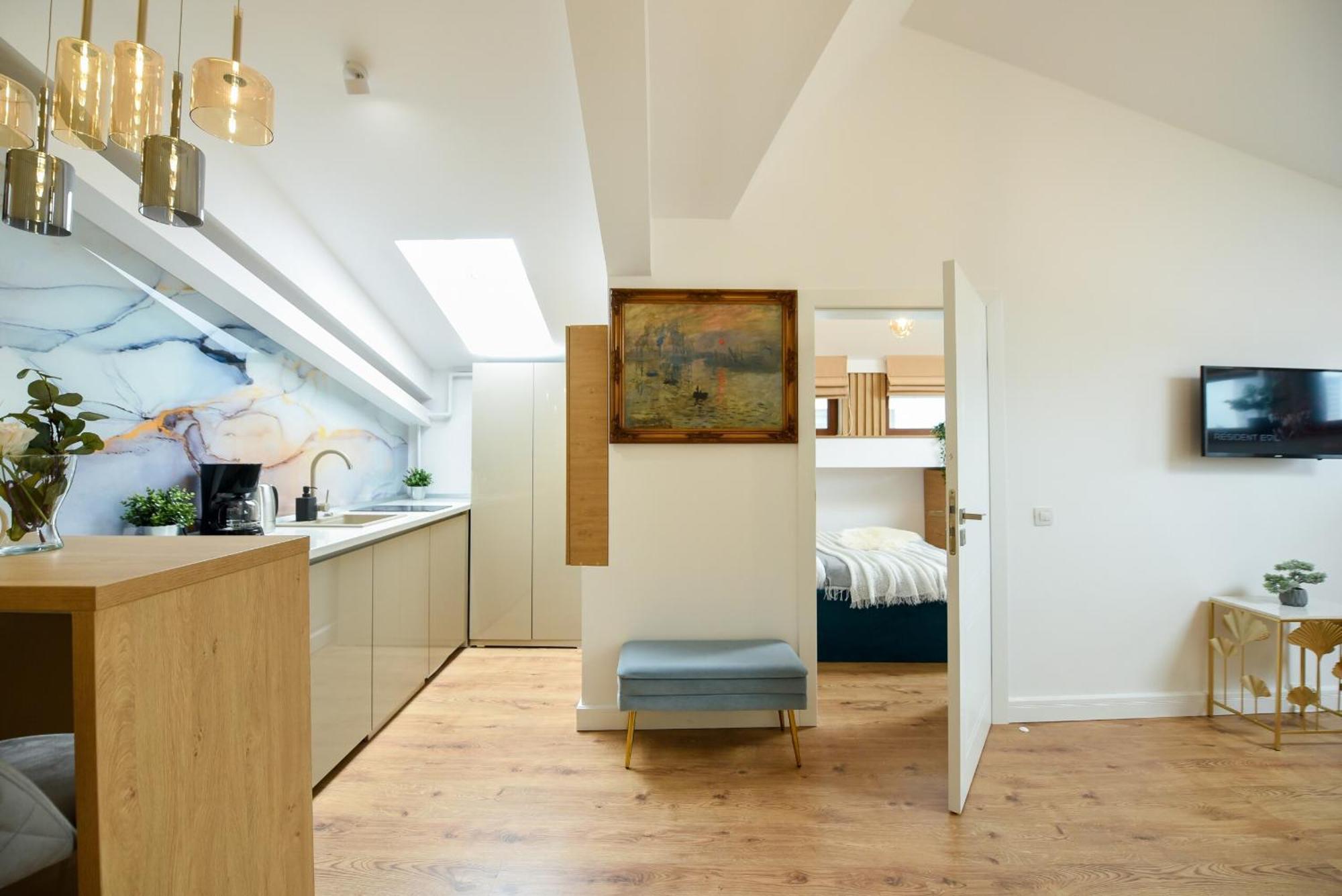 Home Away From Home - Modern & Cozy Apartments Near Vibrant Unirii Area Bucarest Habitación foto
