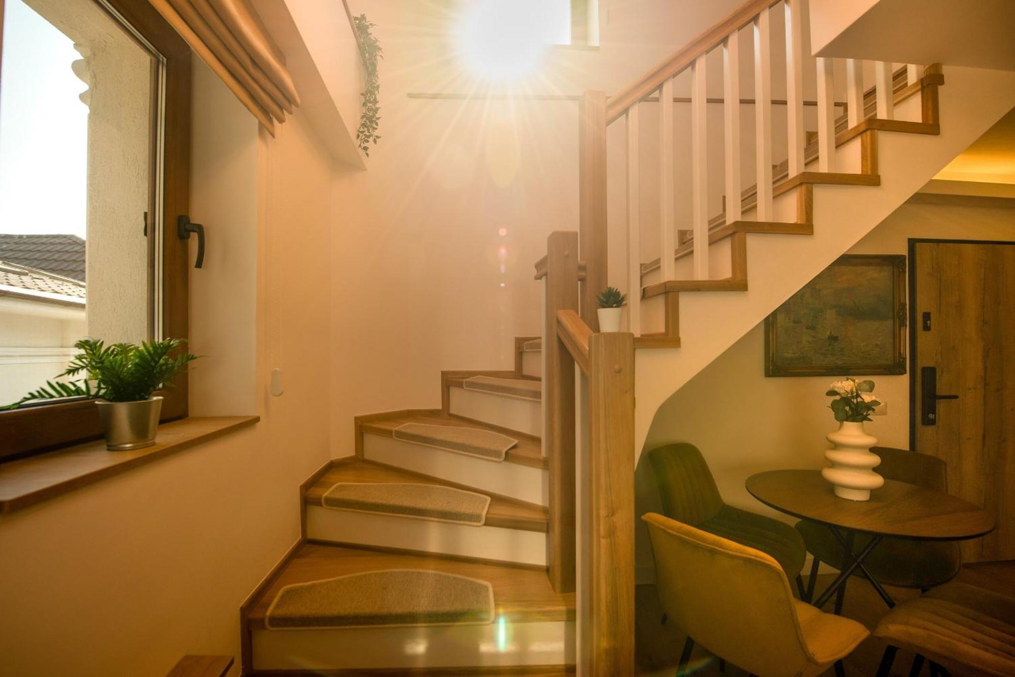 Home Away From Home - Modern & Cozy Apartments Near Vibrant Unirii Area Bucarest Habitación foto