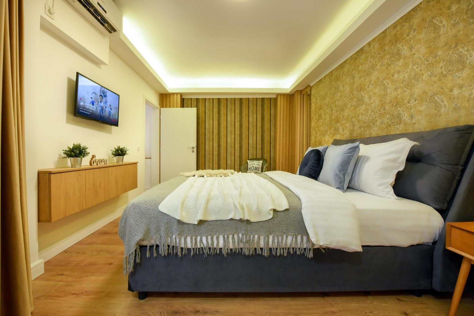 Home Away From Home - Modern & Cozy Apartments Near Vibrant Unirii Area Bucarest Habitación foto