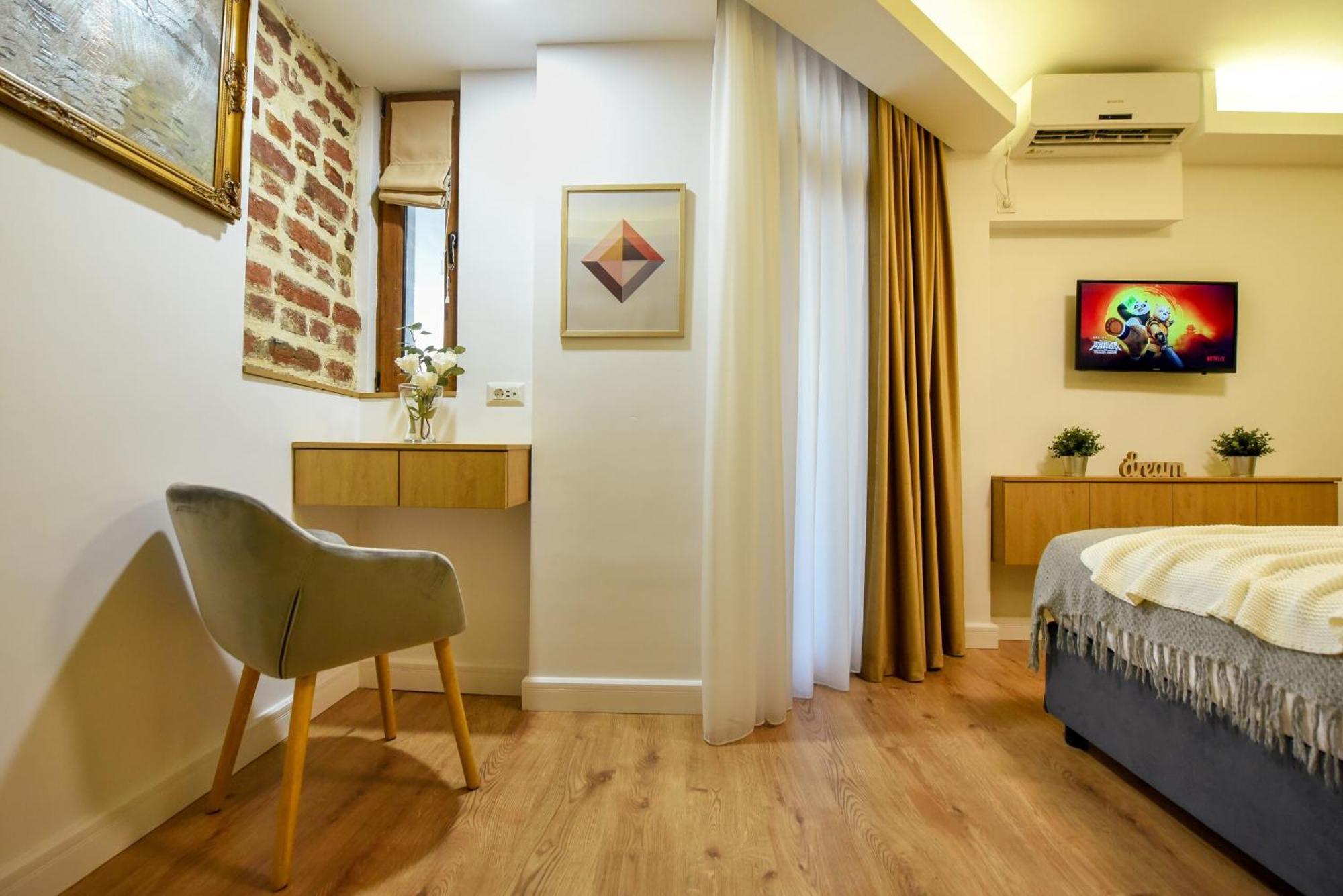 Home Away From Home - Modern & Cozy Apartments Near Vibrant Unirii Area Bucarest Habitación foto