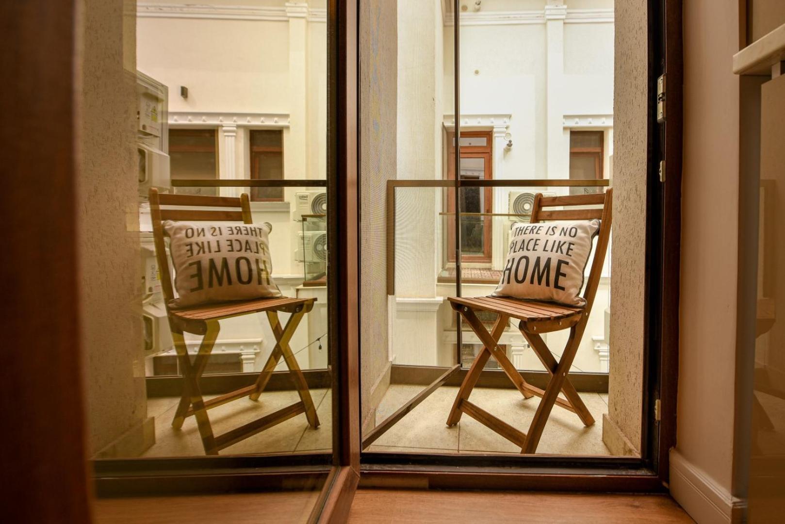 Home Away From Home - Modern & Cozy Apartments Near Vibrant Unirii Area Bucarest Habitación foto